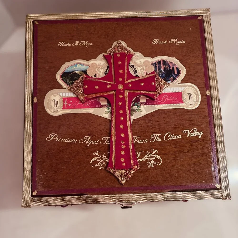SUEÑOS de Saundra Upcycled, Le Galera Cigar Box, ARTFUL STORAGE